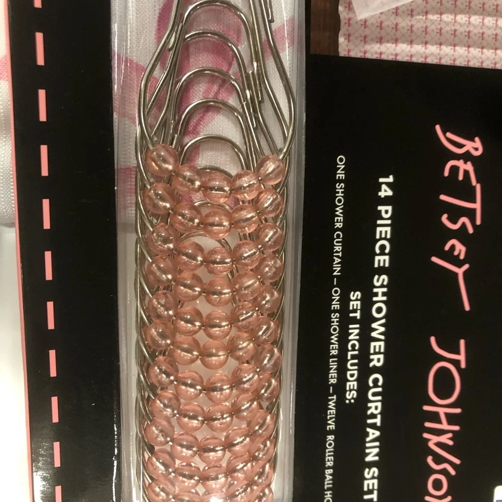 🎀 Betsey Johnson Pink Bow Shower Curtain Set ( curtain , liner &  pink hooks )